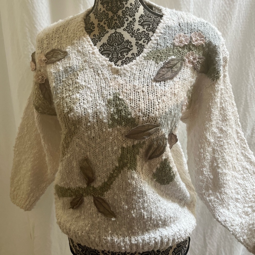 VTG Cream embroidered sweater